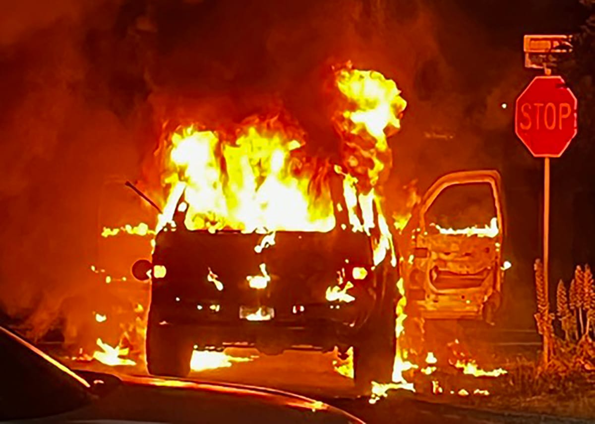 Police investigate SUV fire, suspected arson on Encina