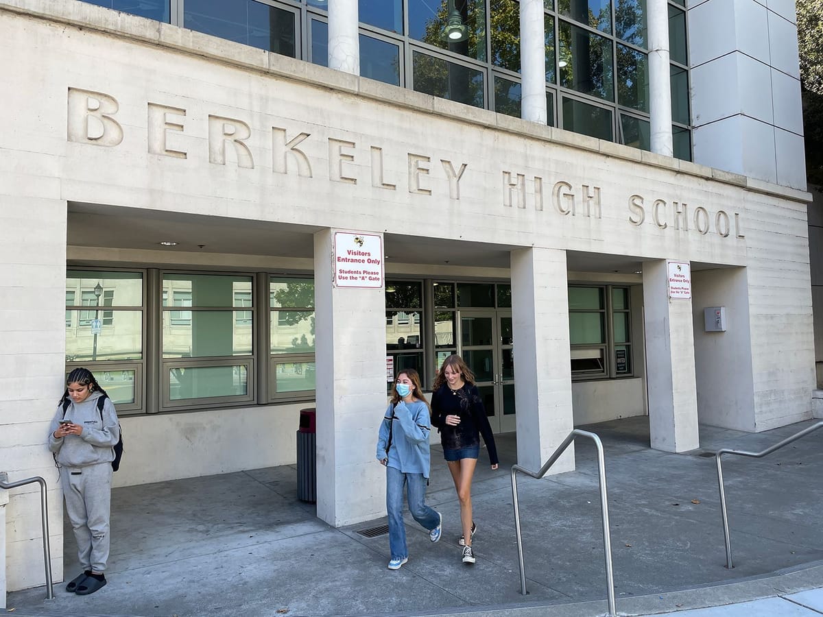 Police find 2 guns at Berkeley High, 2 students arrested