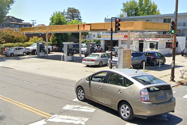 UPDATE: Bags snatched from cars at 4 Berkeley gas stations