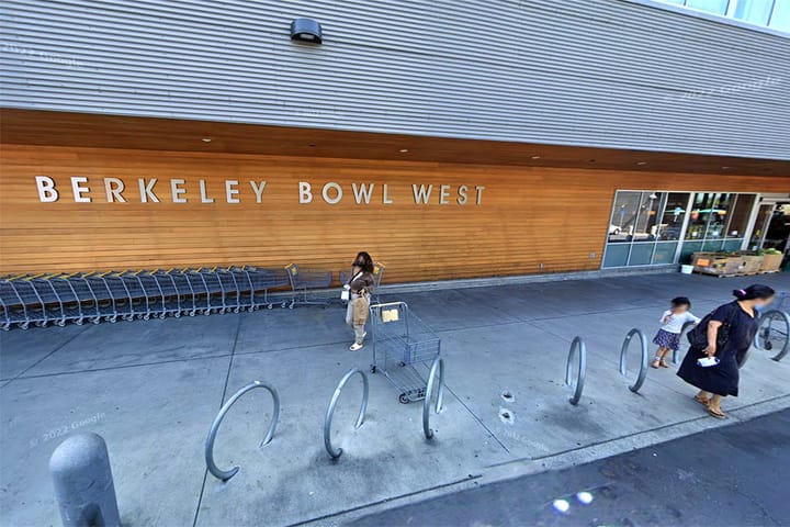Woman honks horn to stave off thief at Berkeley Bowl West