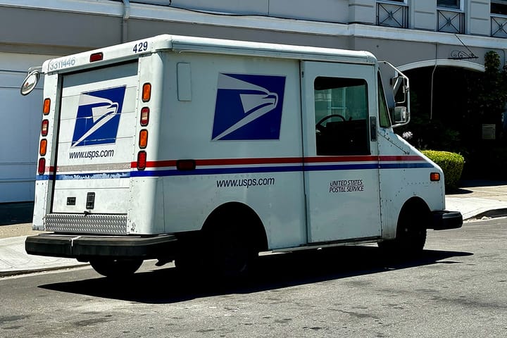 Thieves target mail truck parked in Berkeley