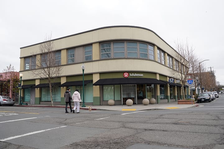 Burglars hit Berkeley Lululemon on Fourth Street overnight